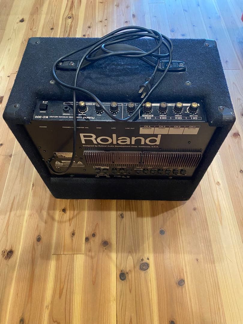 Roland KC-300 55w 4チャンネル入力付き