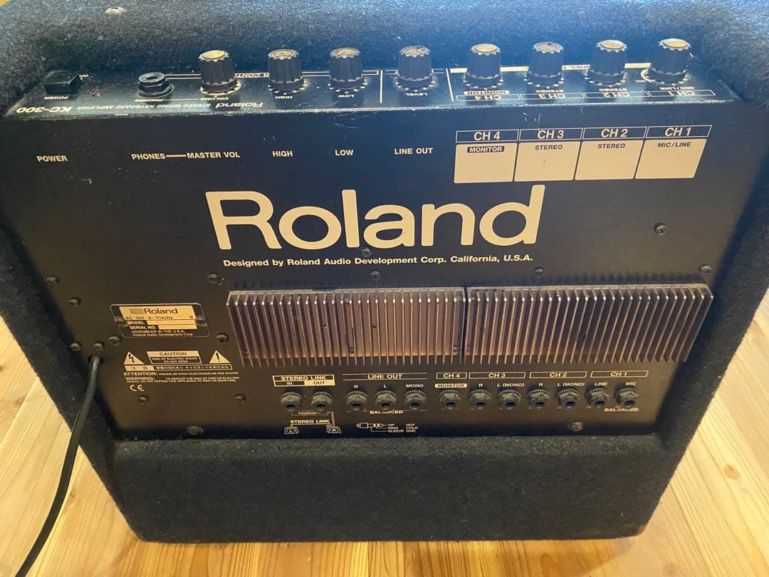 Roland KC-300 55w 4チャンネル入力付き