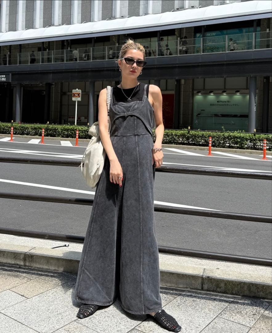 サロペット・オーバーオール・オールインワン DENIM LIKE VOLUME CAMI ROMPERS