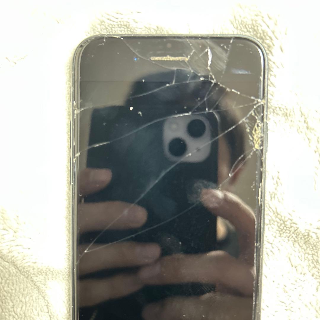 iPhone se第3世代　64ギア