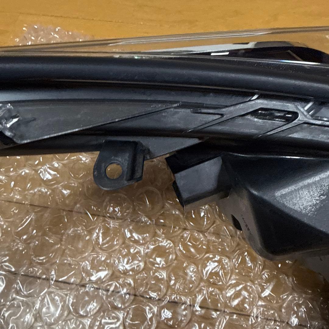 プリウス PHV LEDヘッドライト　左側