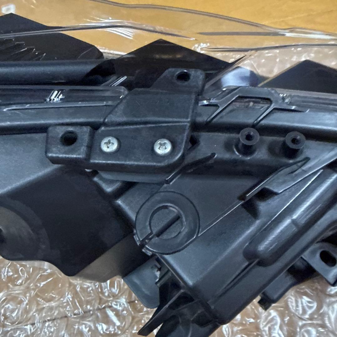 プリウス PHV LEDヘッドライト　左側