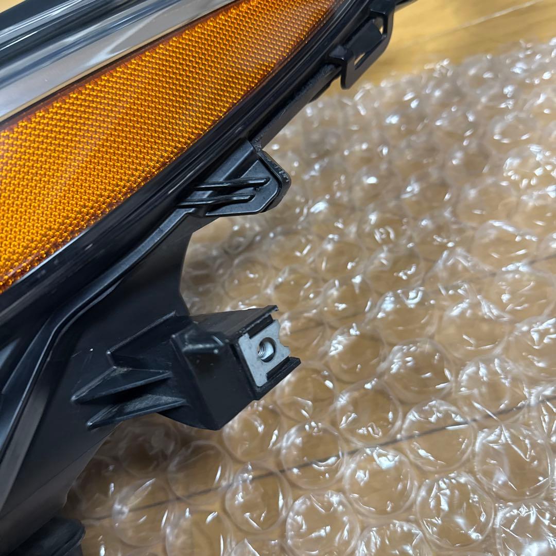 プリウス PHV LEDヘッドライト　左側