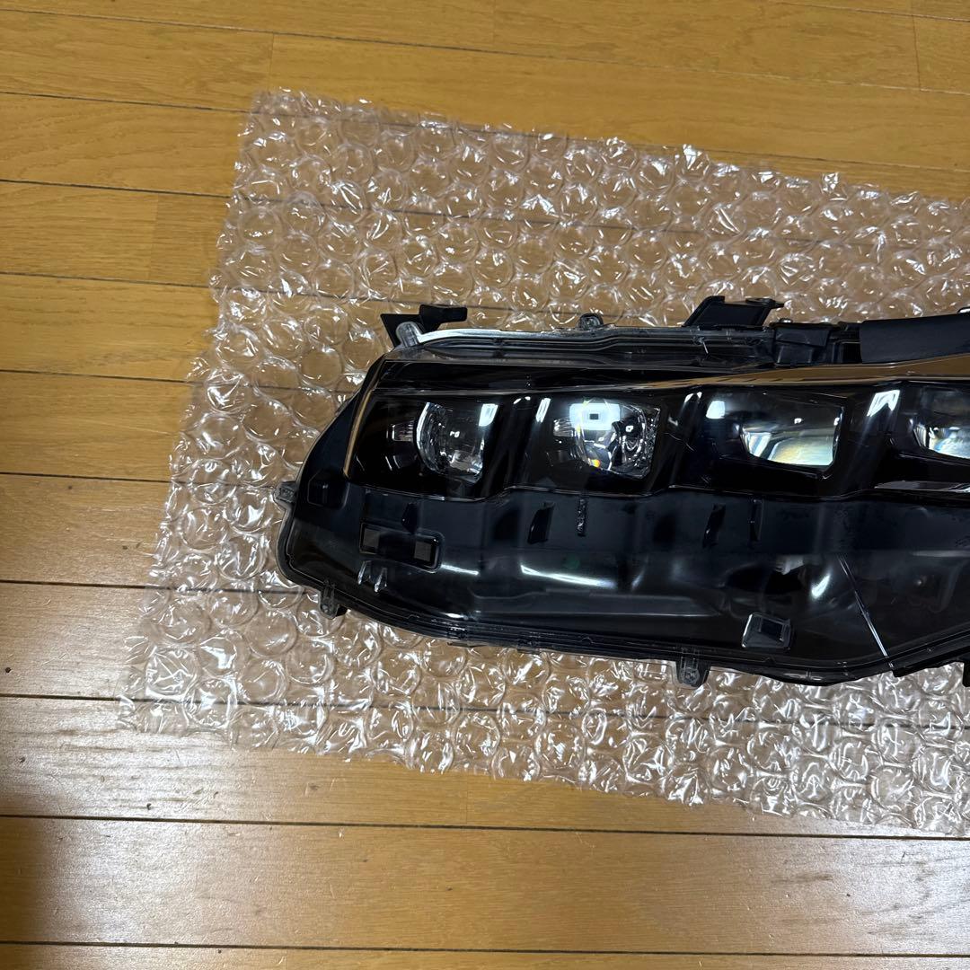 プリウス PHV LEDヘッドライト　左側