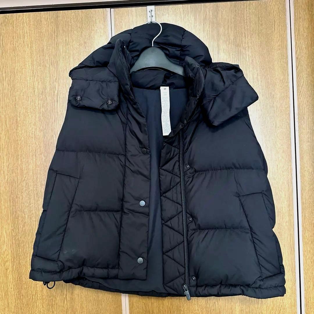 Lululemon ブラックダウンベスト フード付き