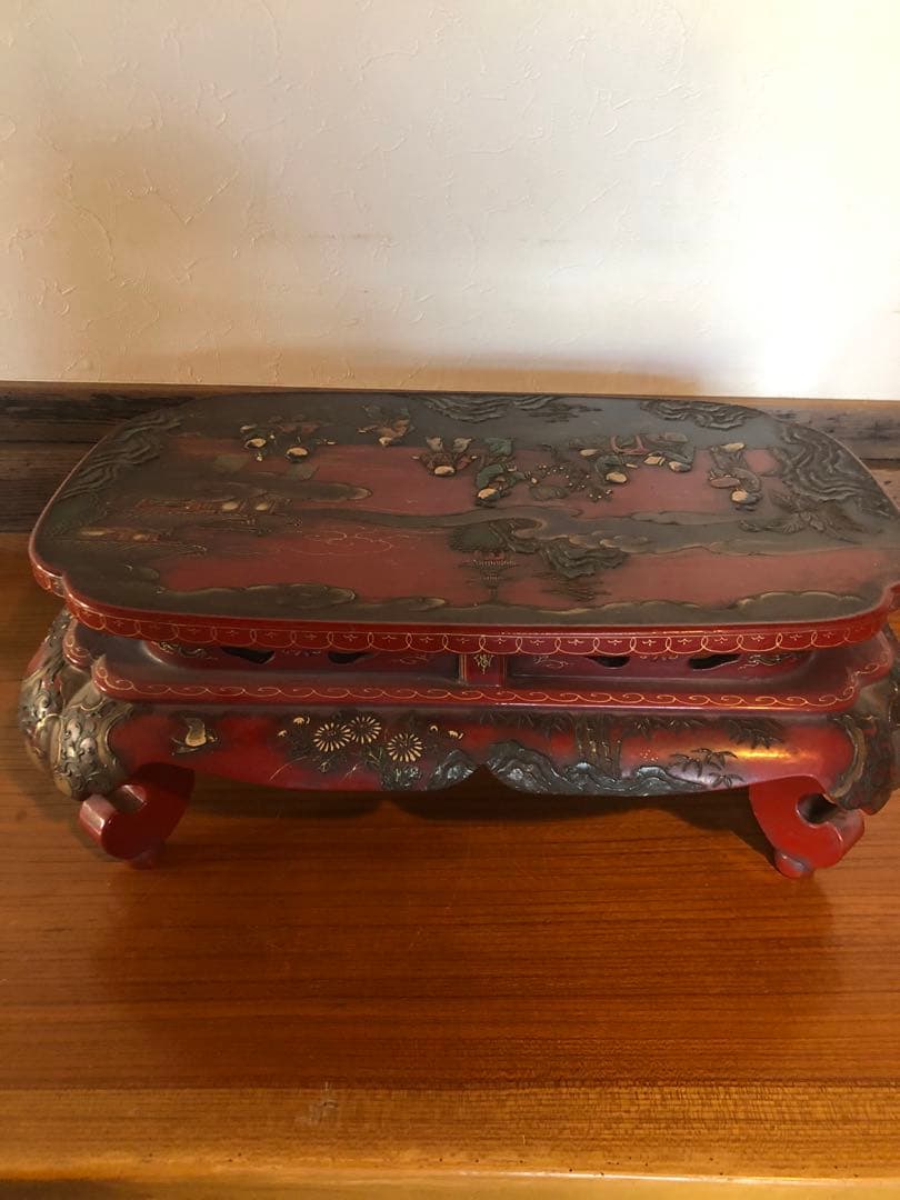 ココ　稀少な琉球漆器の逸品　唐子人物文卓台