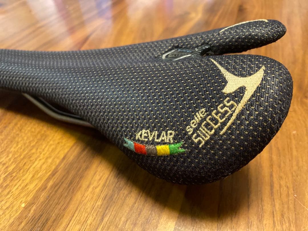 【希少 】KEVLAR Selle SUCCESS カーボンサドル自転車