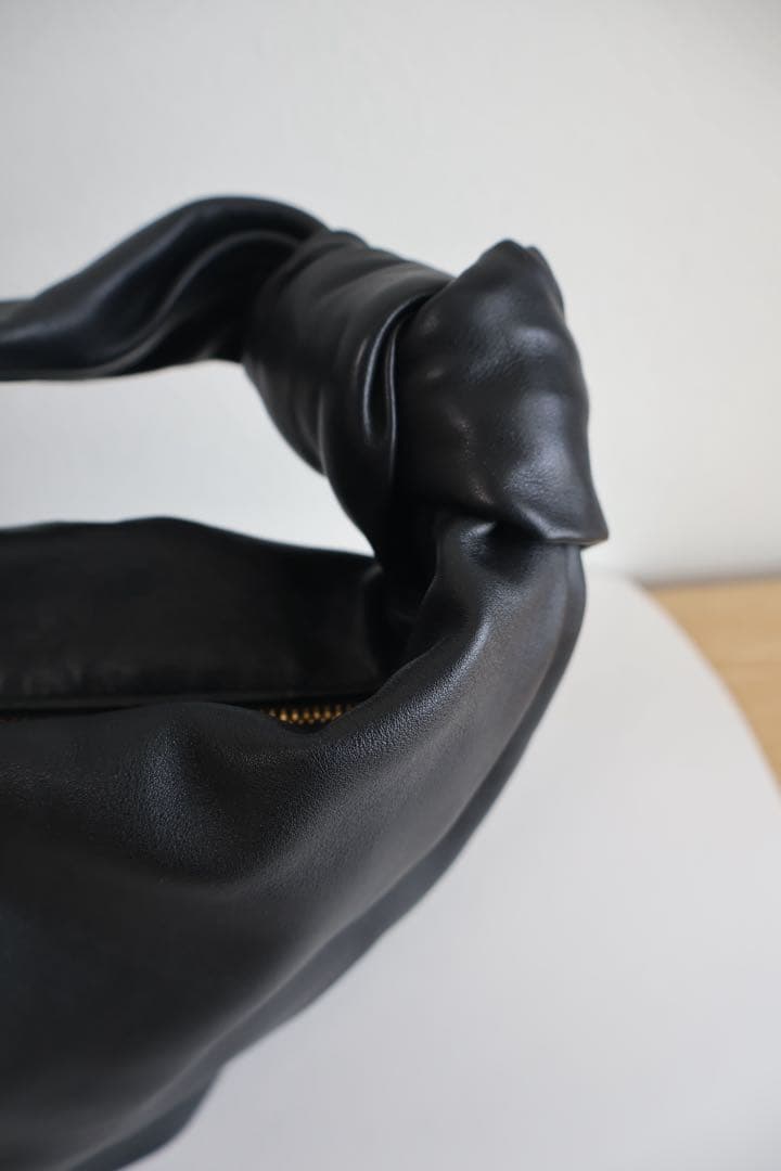 ボッテガべネタ　ダブルノット　ショルダーバッグ