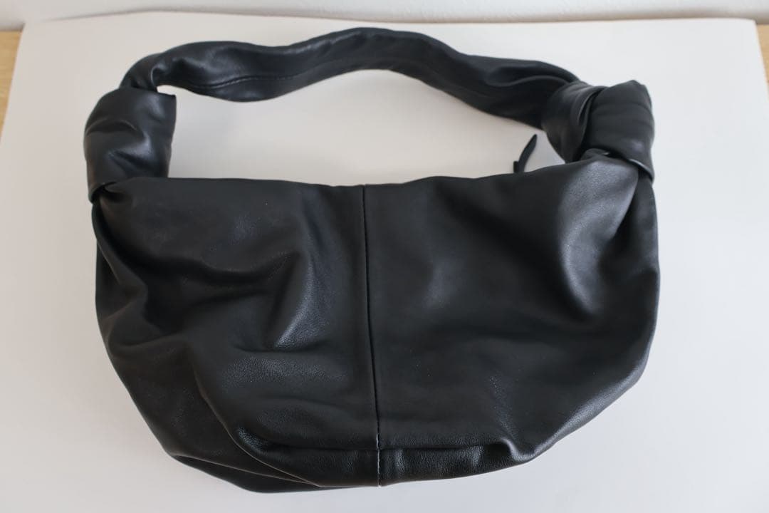 ボッテガべネタ　ダブルノット　ショルダーバッグ