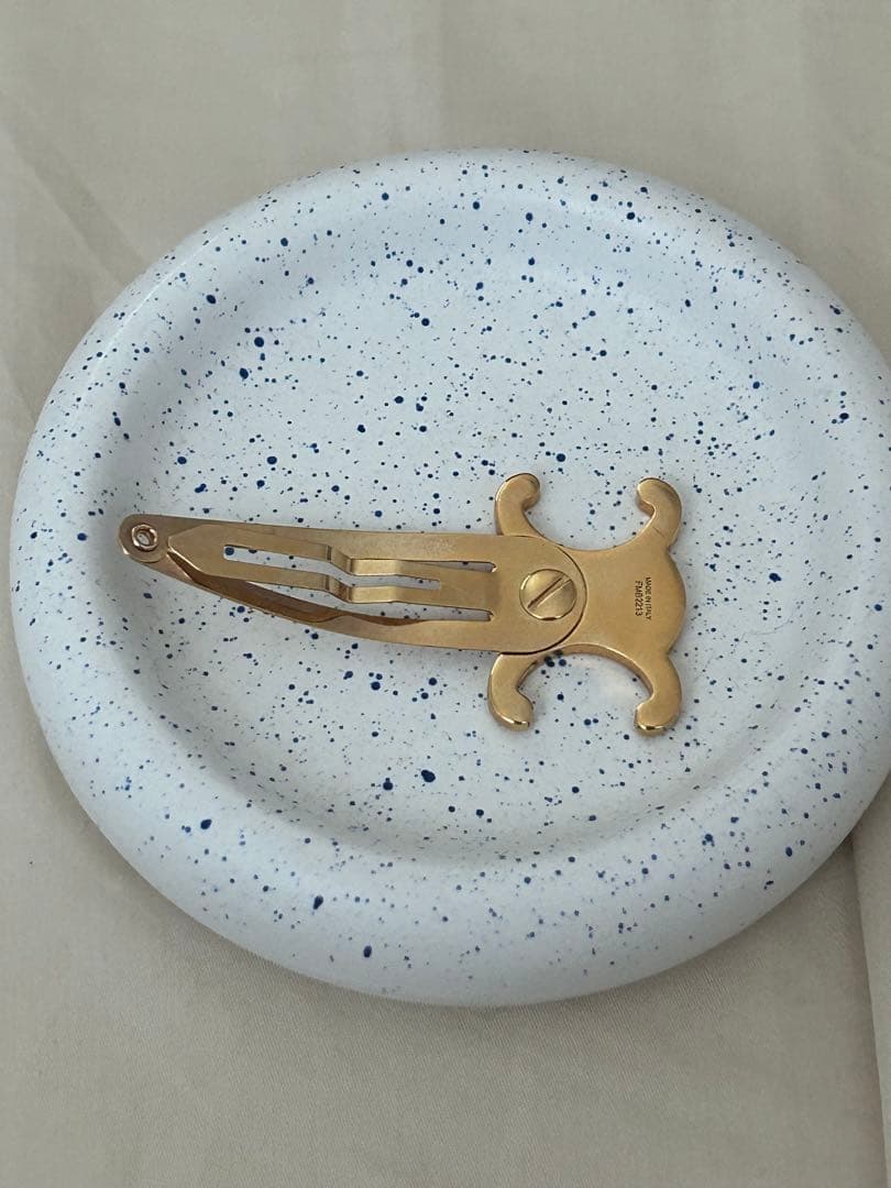 CELINEヘアクリップ　1個売り