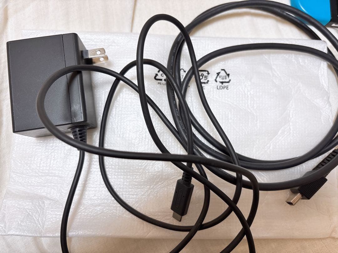 Nintendo Switch 本体 青/赤ジョイコン