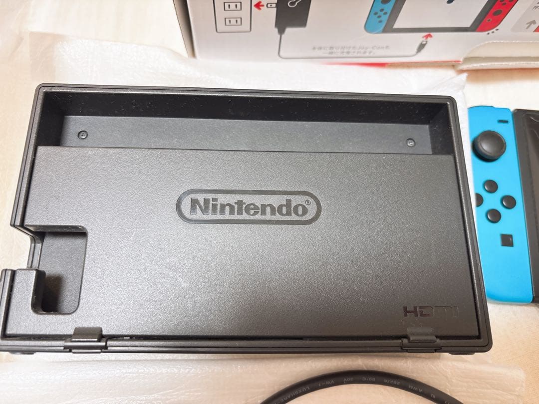 Nintendo Switch 本体 青/赤ジョイコン
