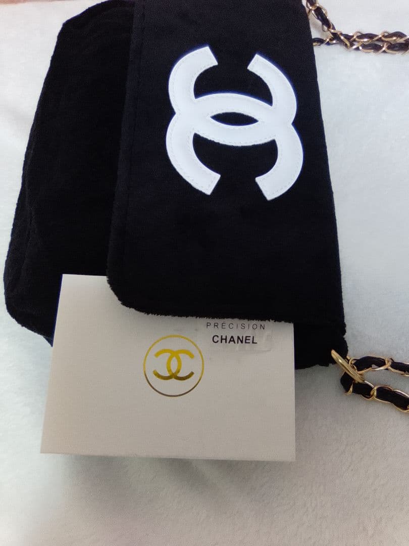 CHANEL ノベルティ黒ショルダーバッグ ホワイトロゴ入り