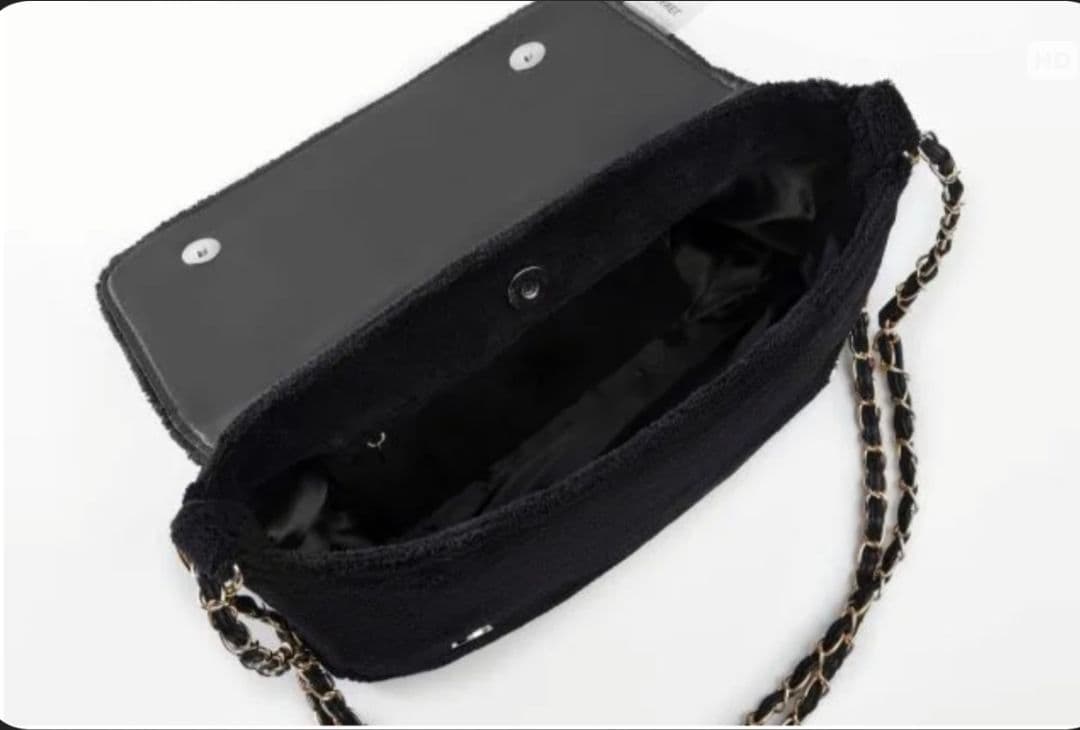 CHANEL ノベルティ黒ショルダーバッグ ホワイトロゴ入り