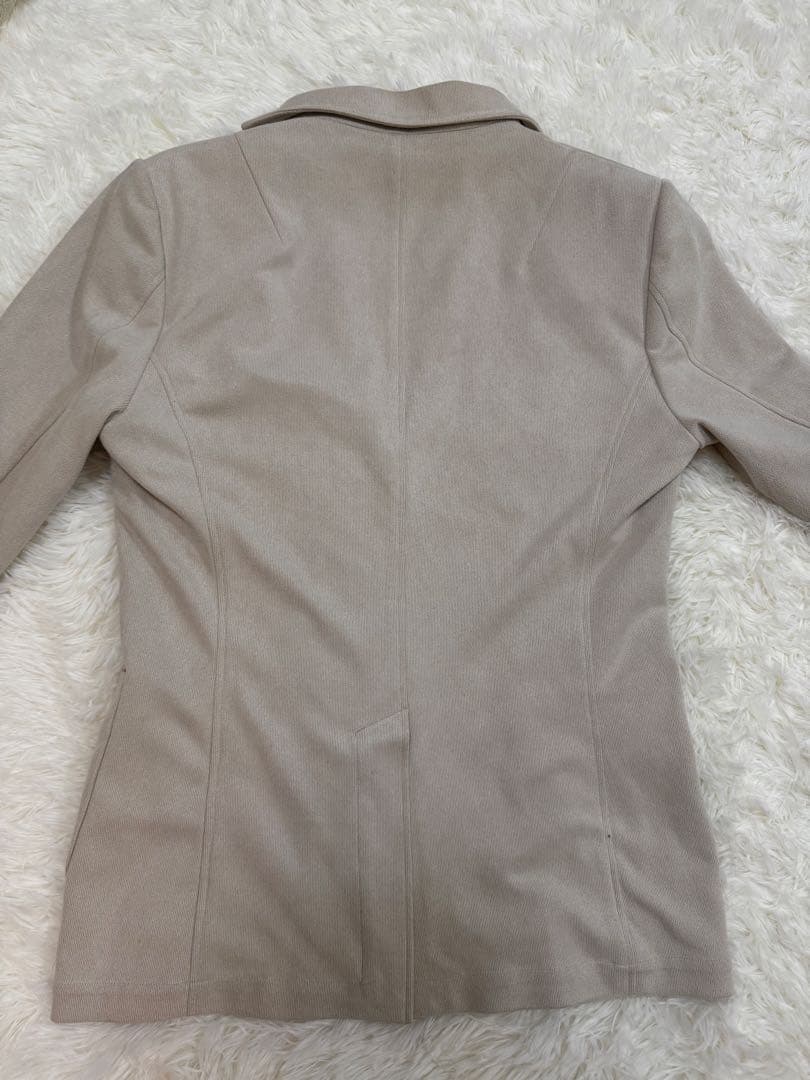 1PIU1UGUALE3 ベージュセットアップ　スーツ