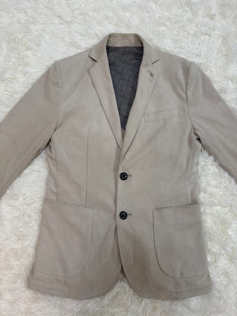 1PIU1UGUALE3 ベージュセットアップ　スーツ