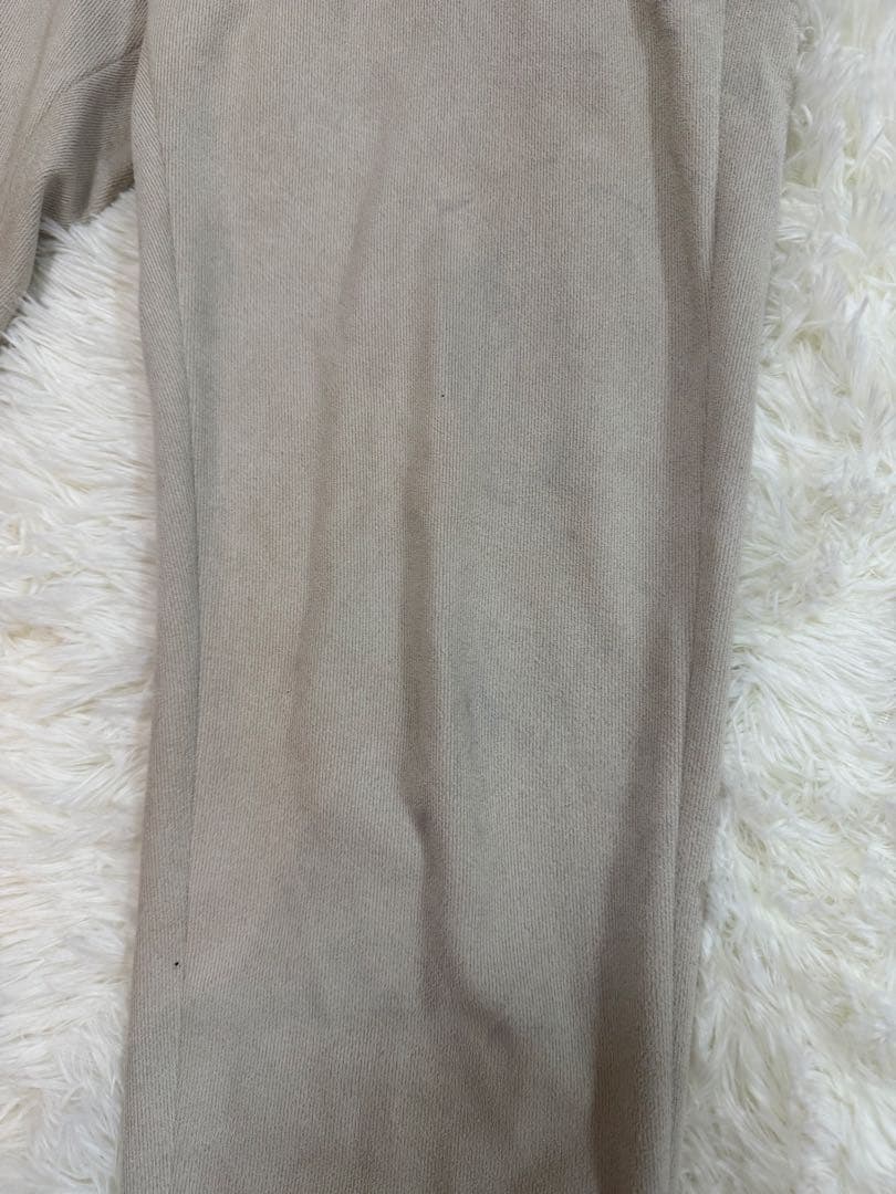 1PIU1UGUALE3 ベージュセットアップ　スーツ