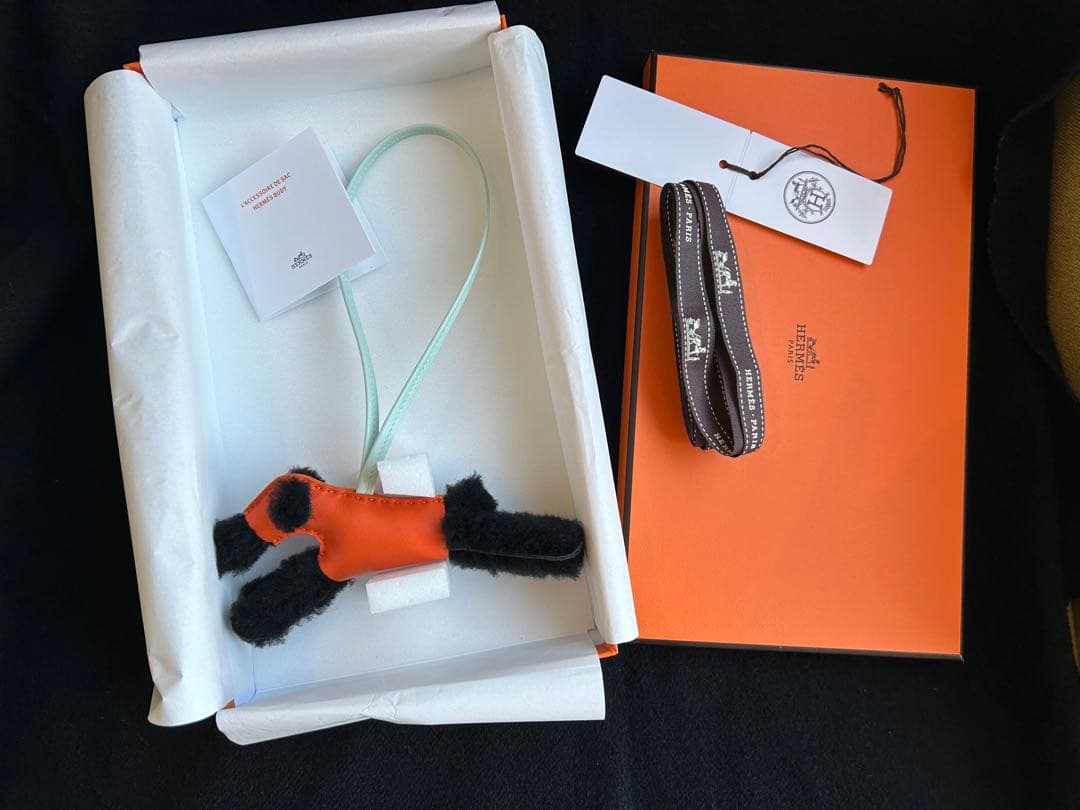 新品未使用　HERMES エルメス　バディチャーム　オレンジ　ノワール