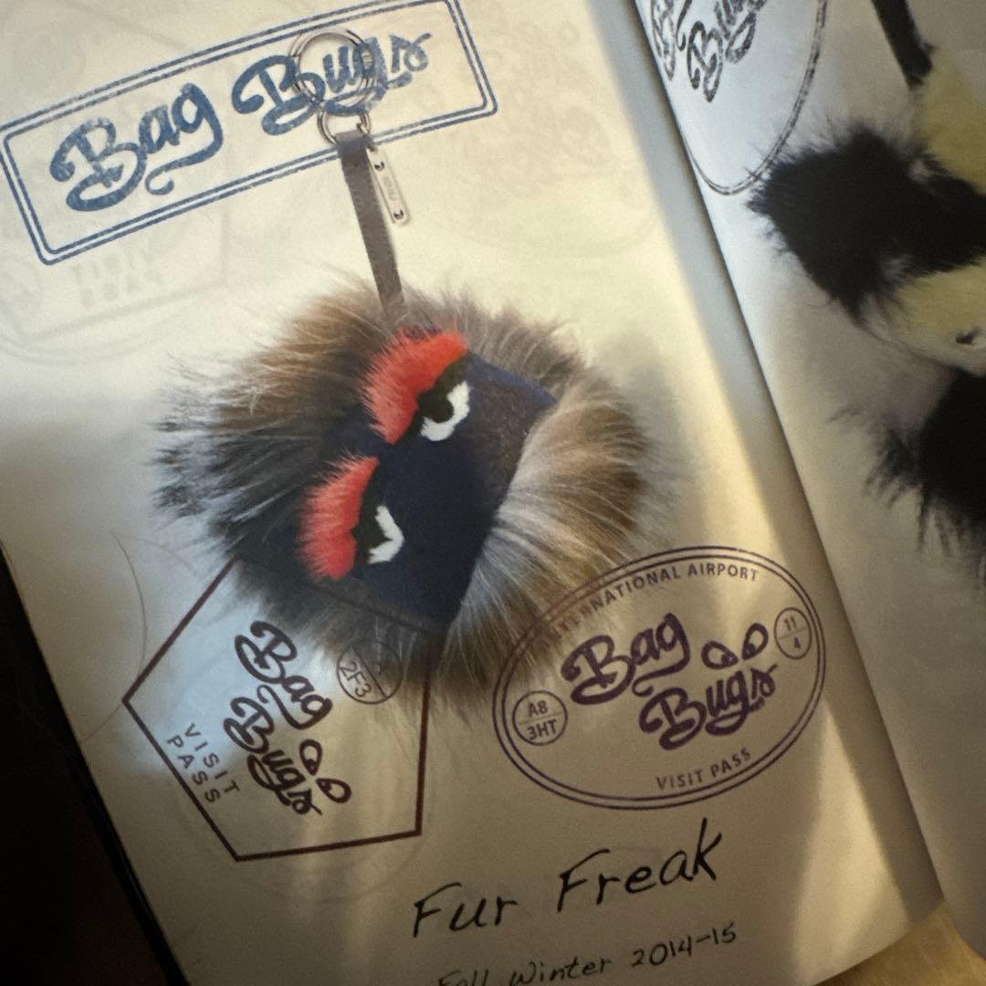 Fendi Bag Bugs チャーム グレー/レッド/ブルー　フリーク