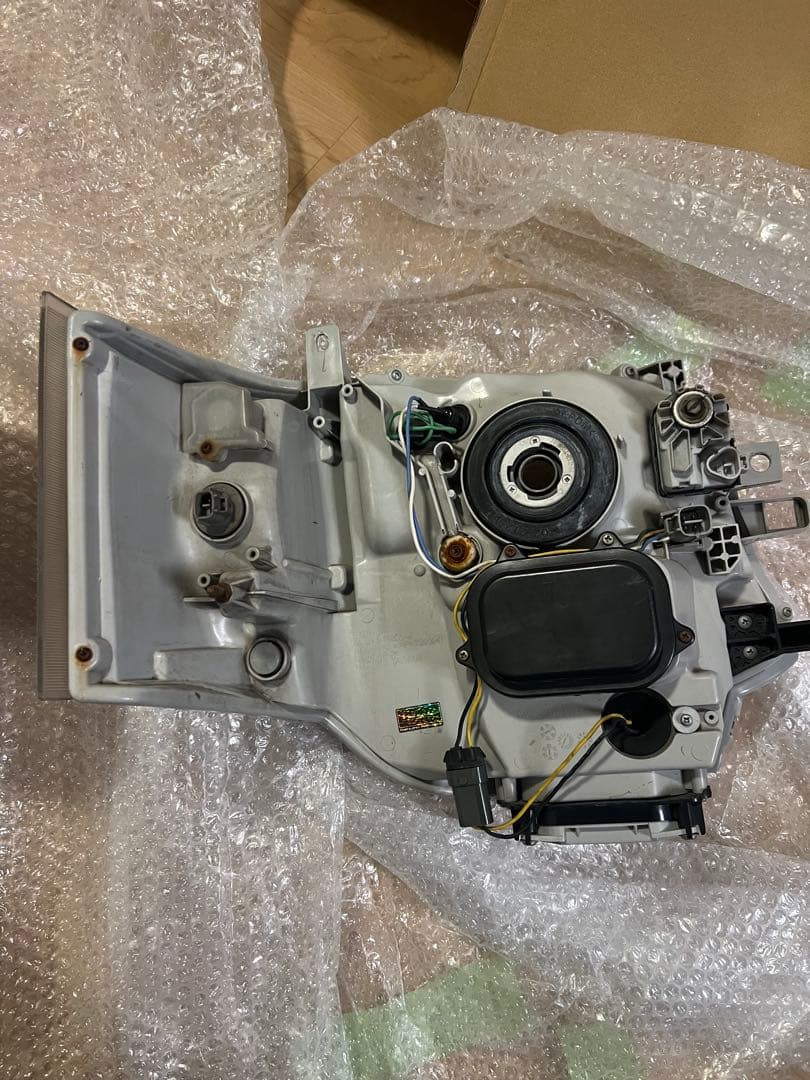 ハイエース ヴァレンティ ヘッドライト