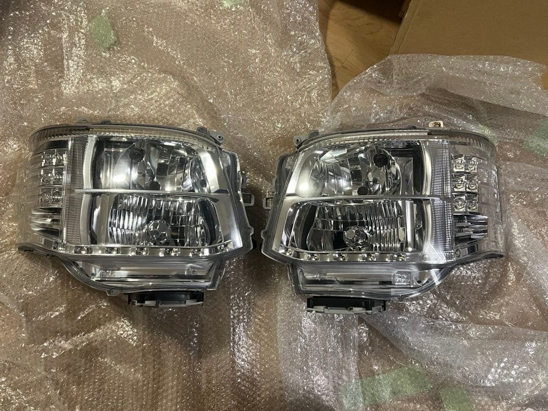 ハイエース ヴァレンティ ヘッドライト