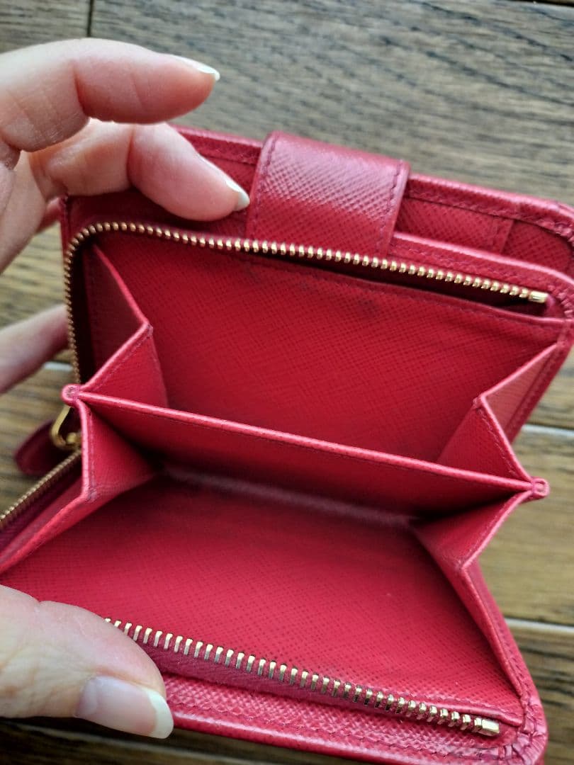 PRADA サフィアーノレザー 二つ折り財布 赤