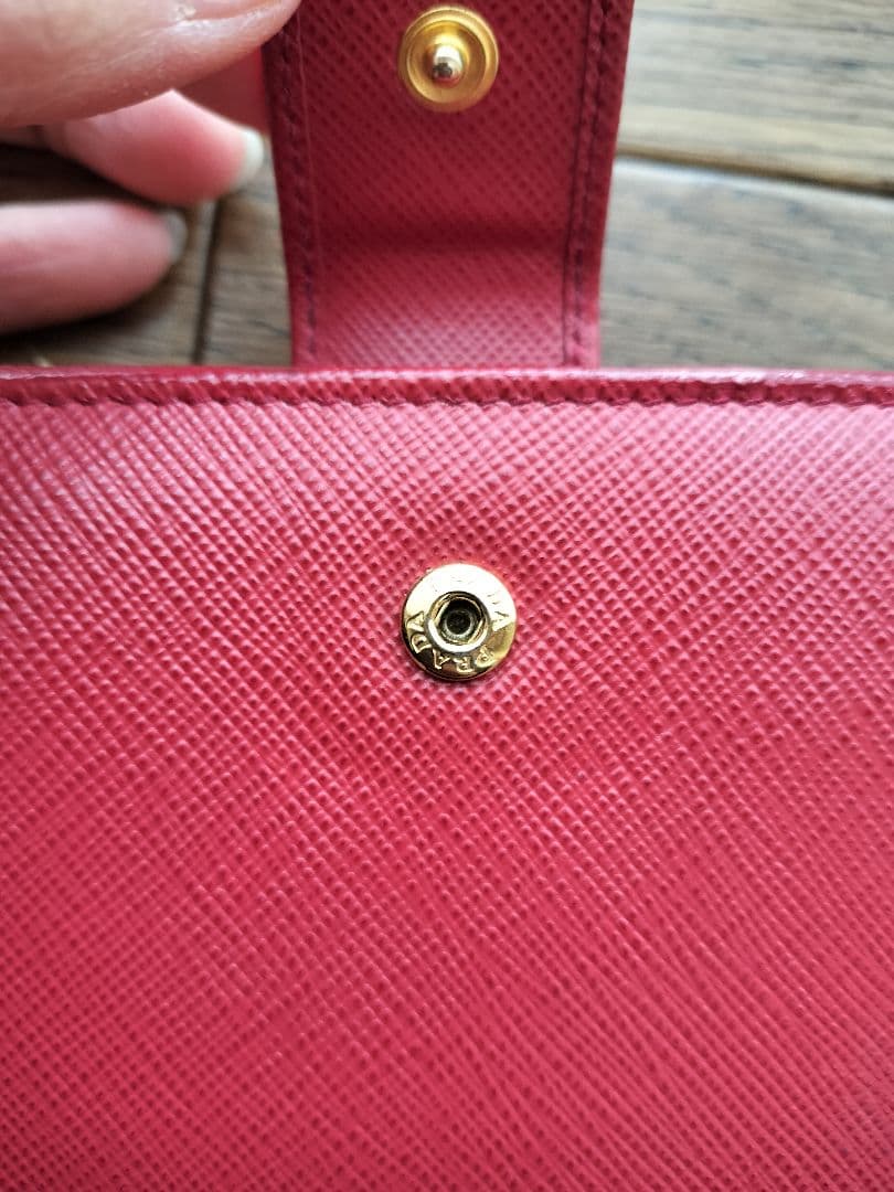 PRADA サフィアーノレザー 二つ折り財布 赤