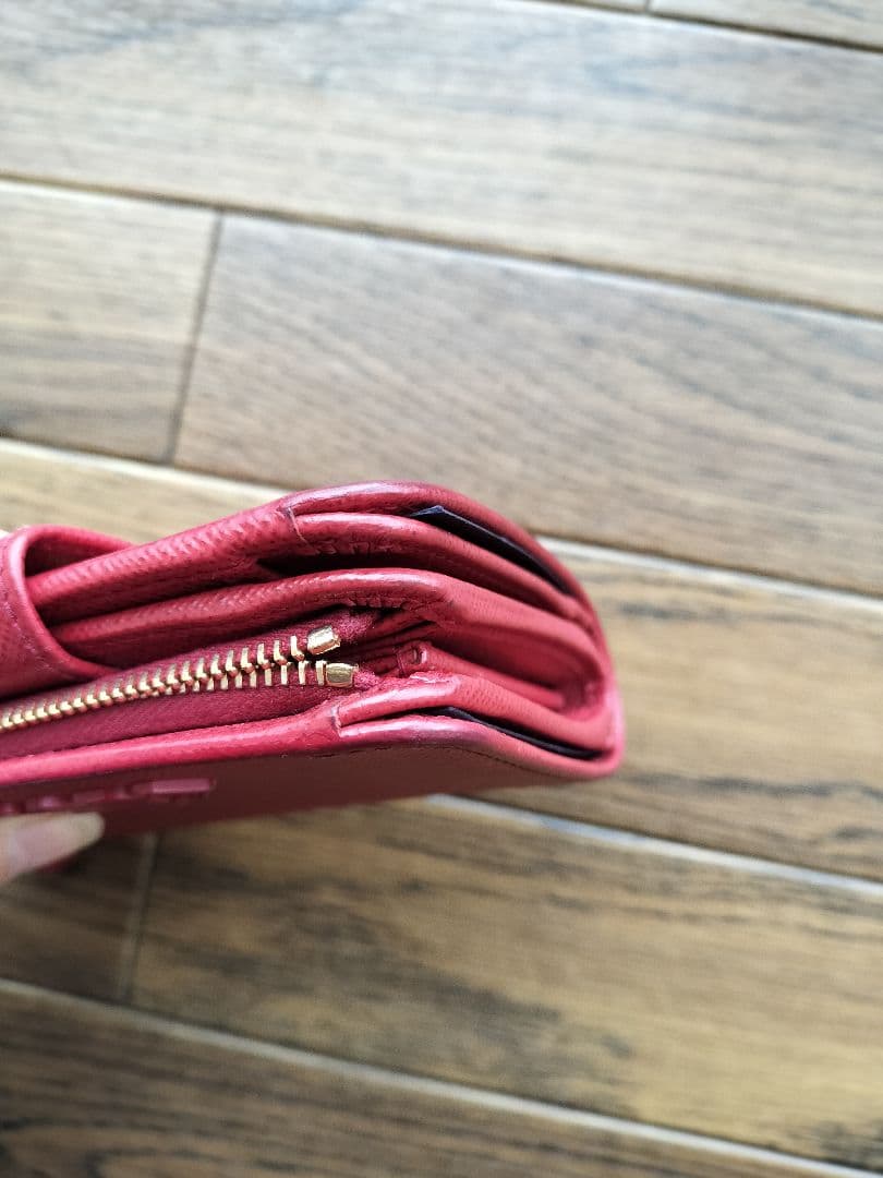 PRADA サフィアーノレザー 二つ折り財布 赤