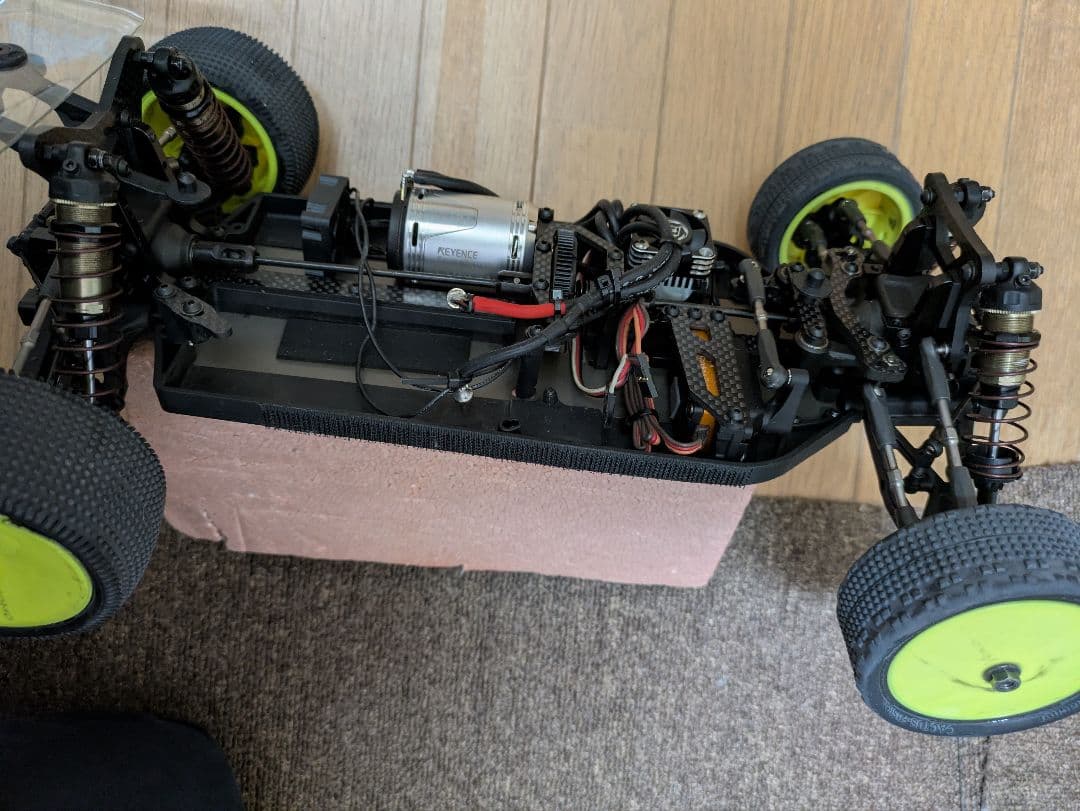 ヨコモ　競技用オフロードバギー　YZ4SF2