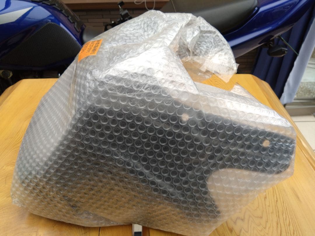 A-TECH ZRX1100-1200 カーボンビキニカウル　定価40000