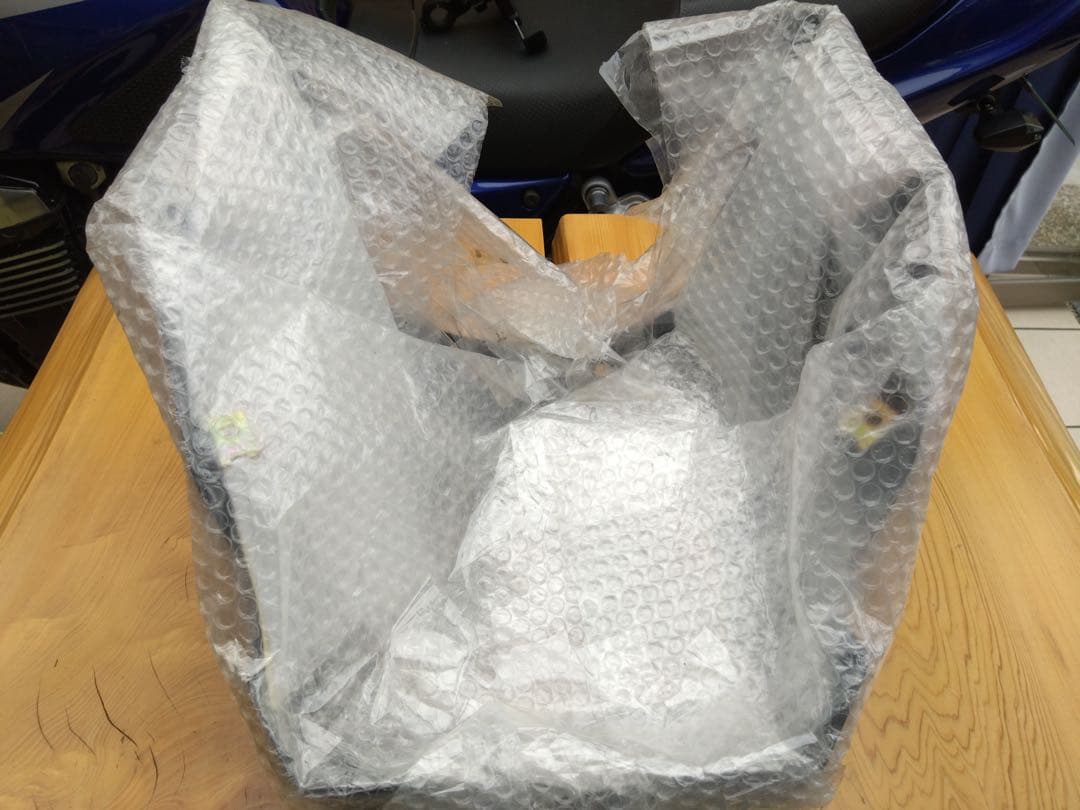 A-TECH ZRX1100-1200 カーボンビキニカウル　定価40000