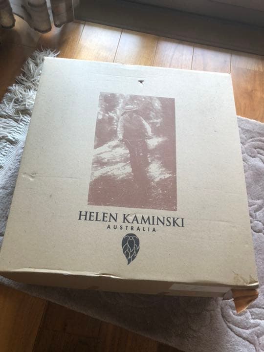 Helen Kaminski ヘレンカミンスキー