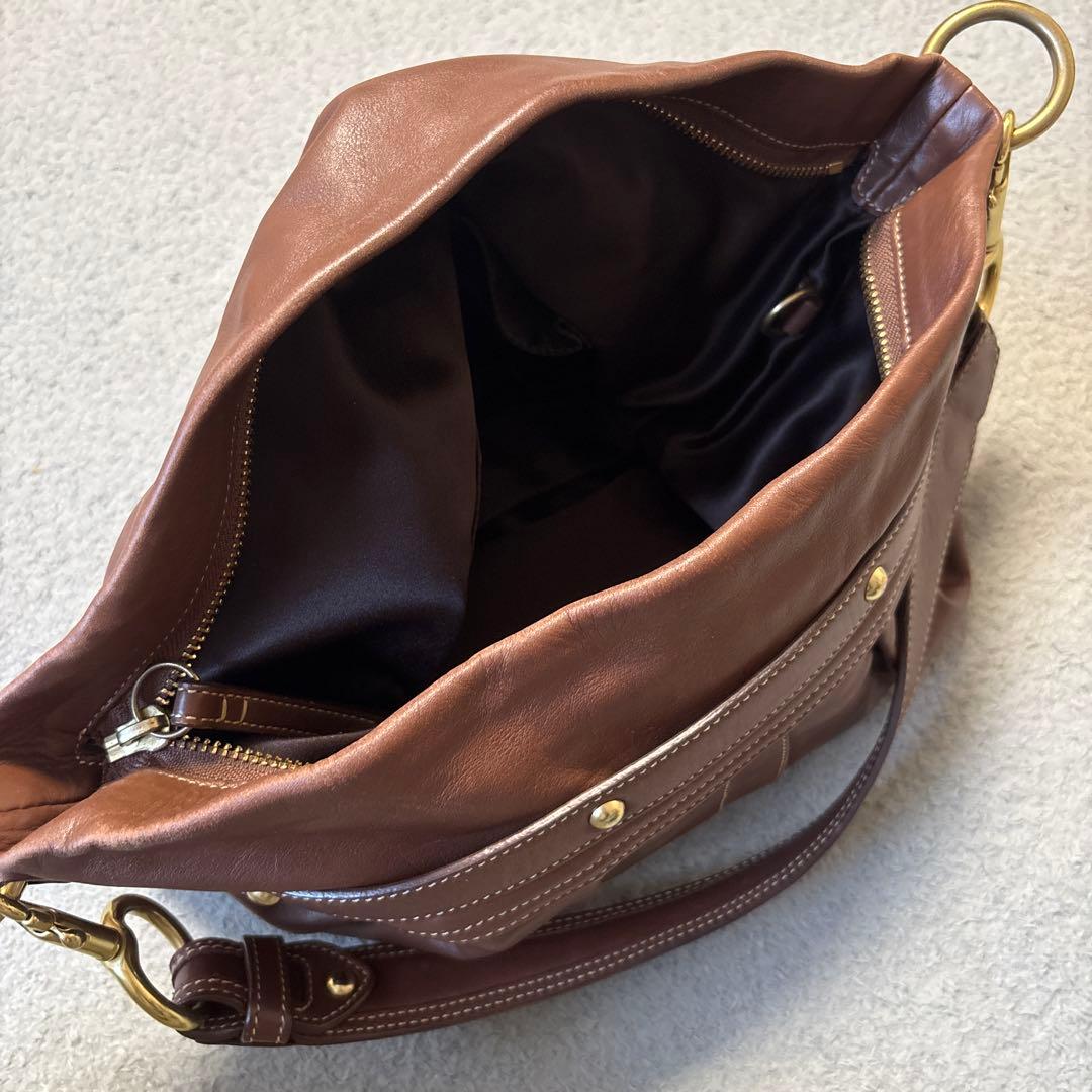 コーチ　coach ショルダーバック　ゴールド金具 レザー セミショルダー