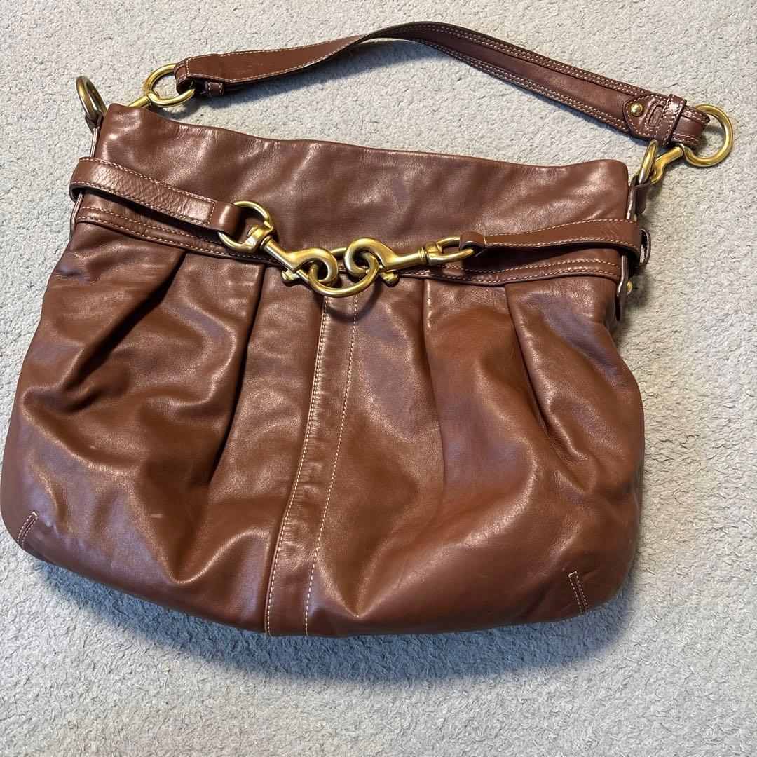 コーチ　coach ショルダーバック　ゴールド金具 レザー セミショルダー