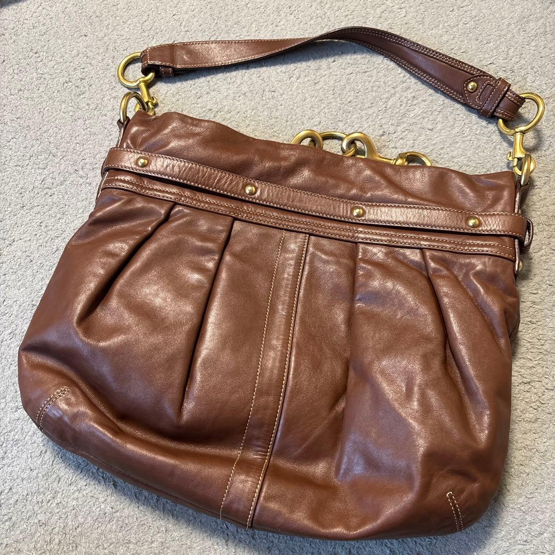 コーチ　coach ショルダーバック　ゴールド金具 レザー セミショルダー