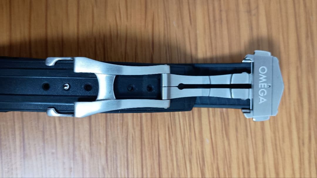 OMEGA（オメガ）ツーピースラバーストラップ