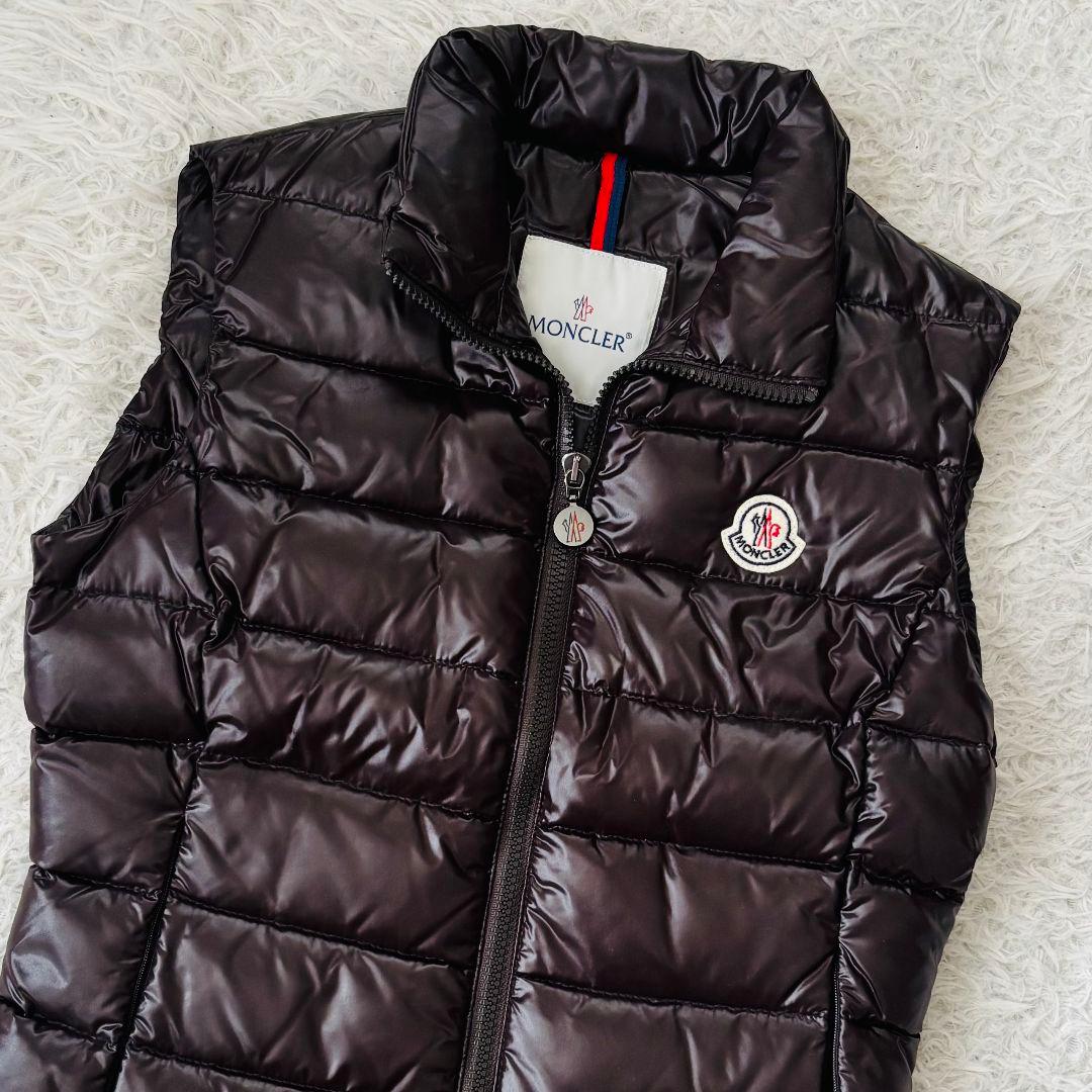 未使用級✨️モンクレールGHANYダウンベスト00　ロゴワッペン　ダークブラウン