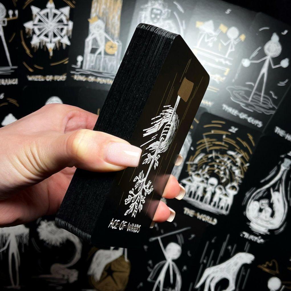 新品　漆黒の金箔エッジ 怖くて優しいタロットカード 全78枚 ブラックナイト