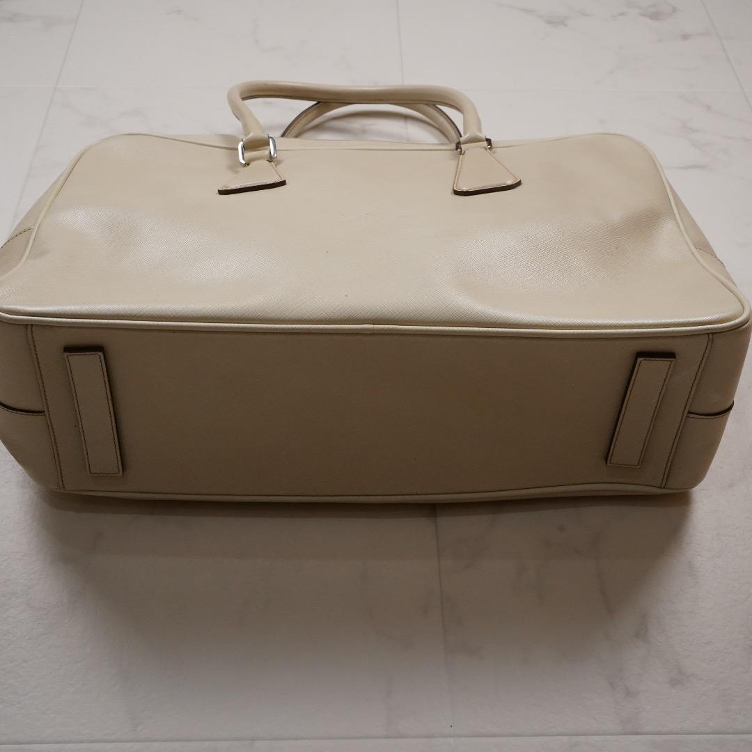 PRADA ビジネスバッグ レザー ホワイト