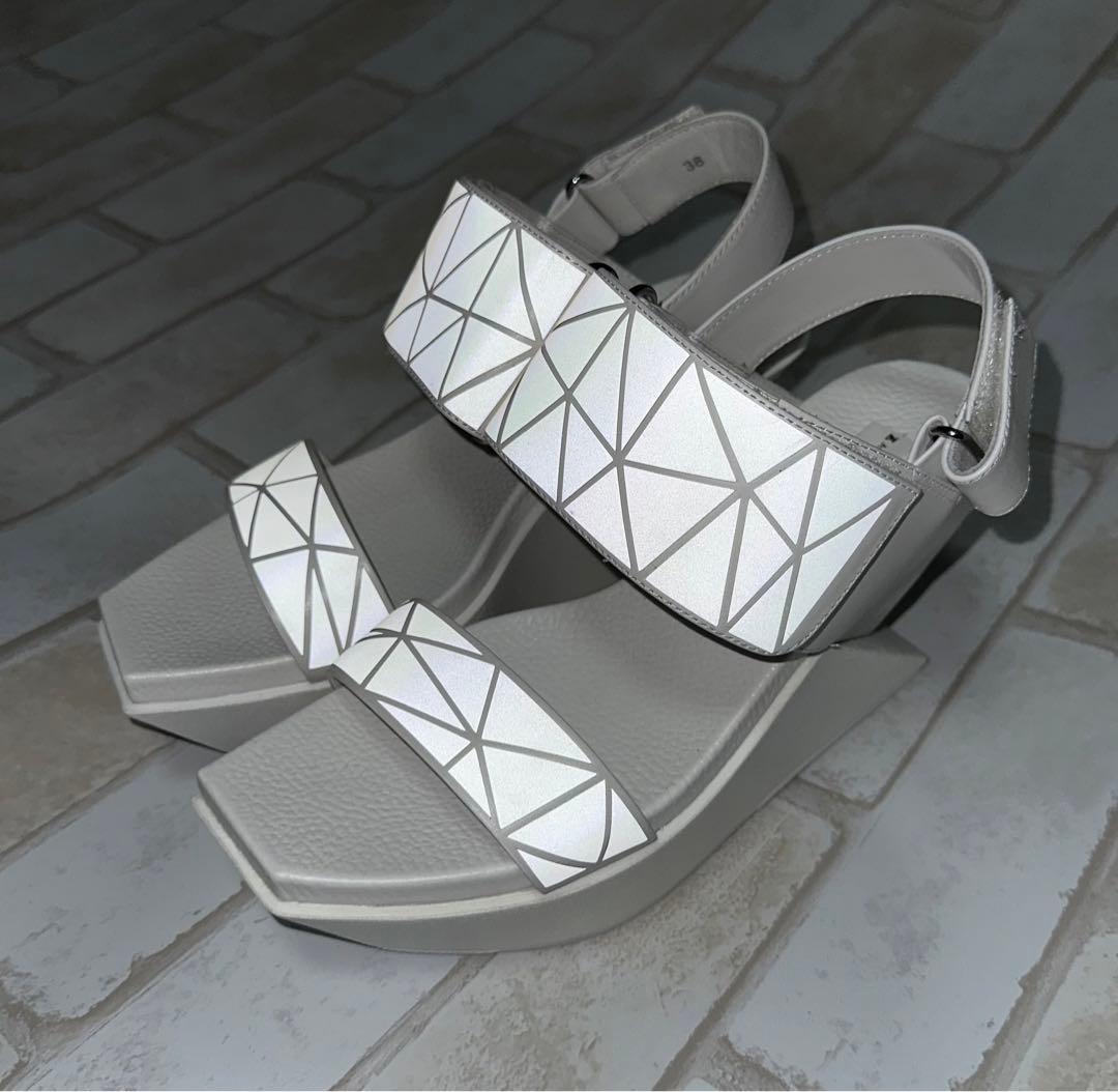 【新品】ユナイテッドヌード ヒールサンダル