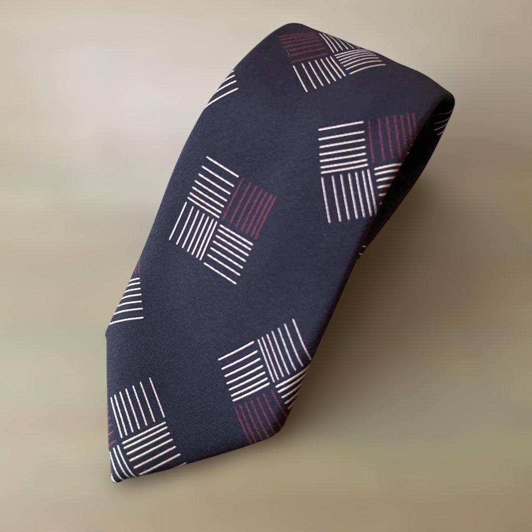 Holiday & Brown ダークグレー幾何学模様ネクタイ