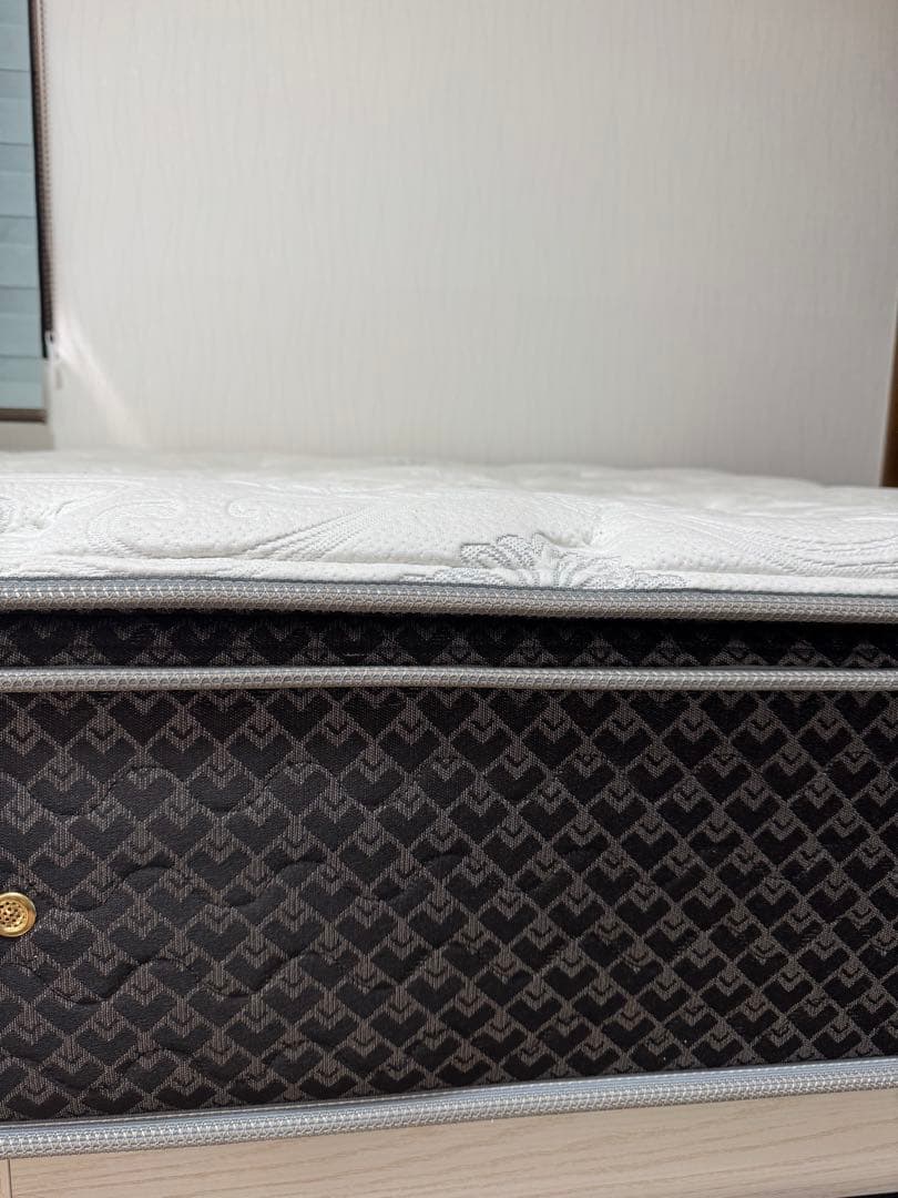 美品 ダブル　Sealy シーリー　 クラウンジュエル　 エメラルドⅣ