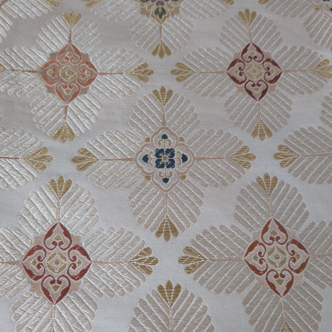 美しい花柄刺繍 袋帯　白地