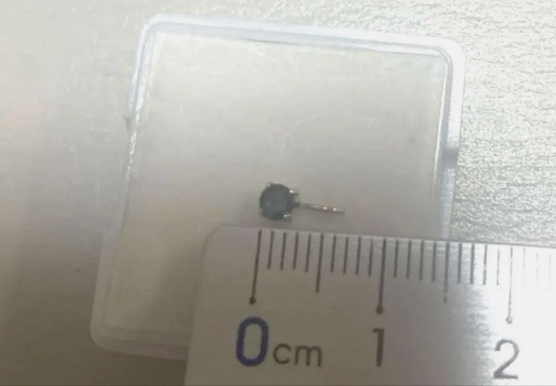 お値下げ天然アレキサンドライトK10WGペンダントトップソーティング付き　希少！