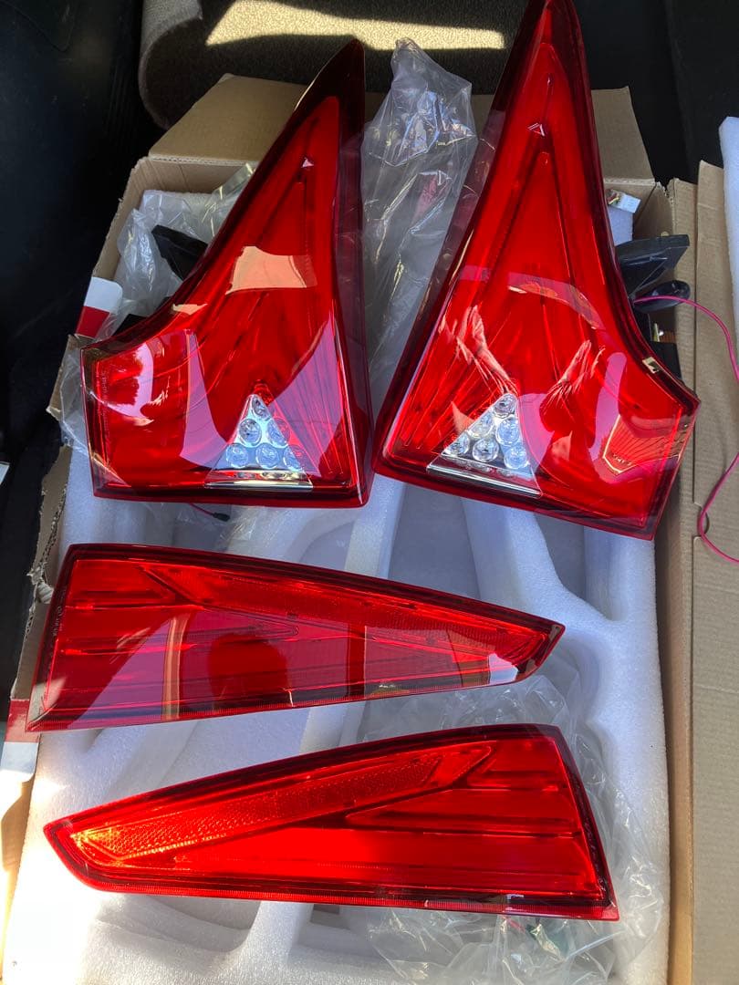 プリウス 50 前期 ヴァレンティ テールランプ(バージョン2)　車検対応