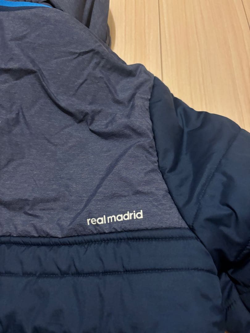レアル・マドリード ダウンジャケット チャンピオンズリーグ Mサイズ