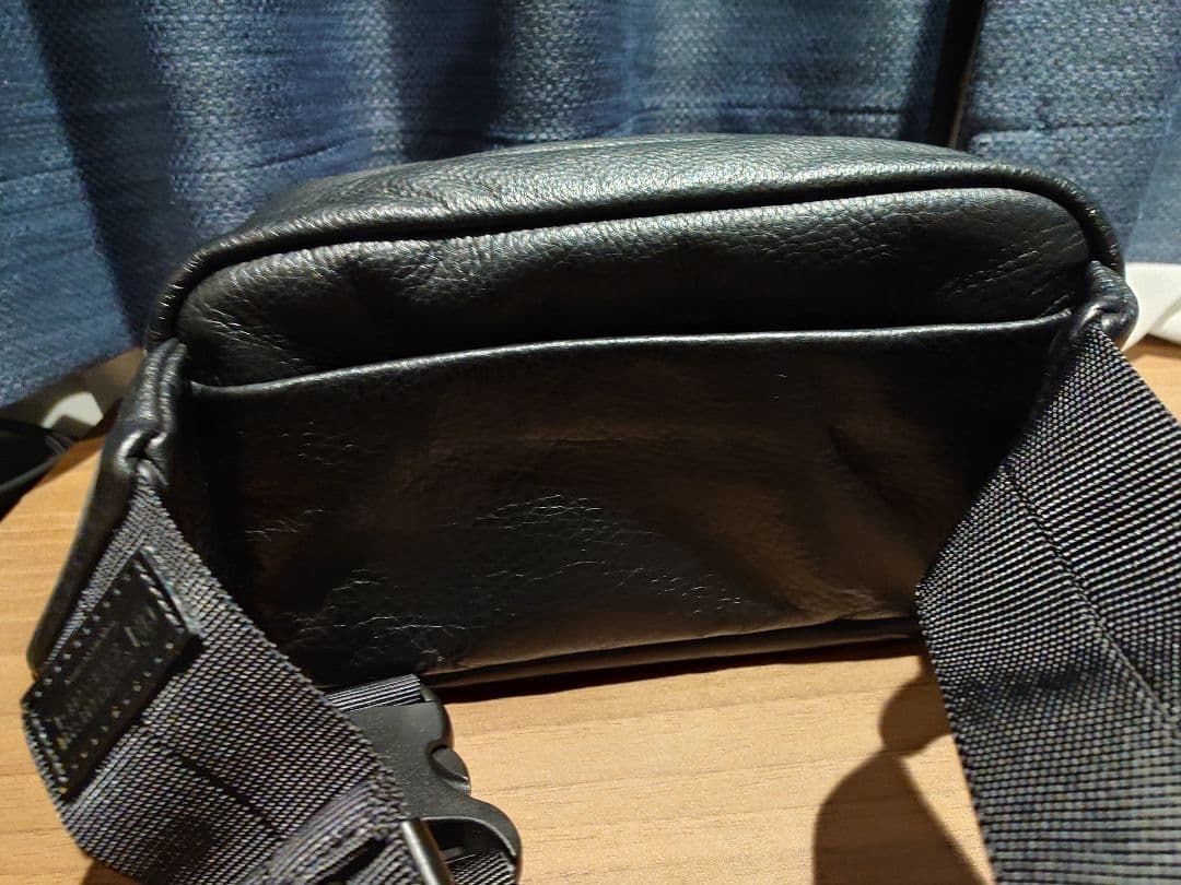 カワニシカバン、レザー、ラフ、ボディバッグ