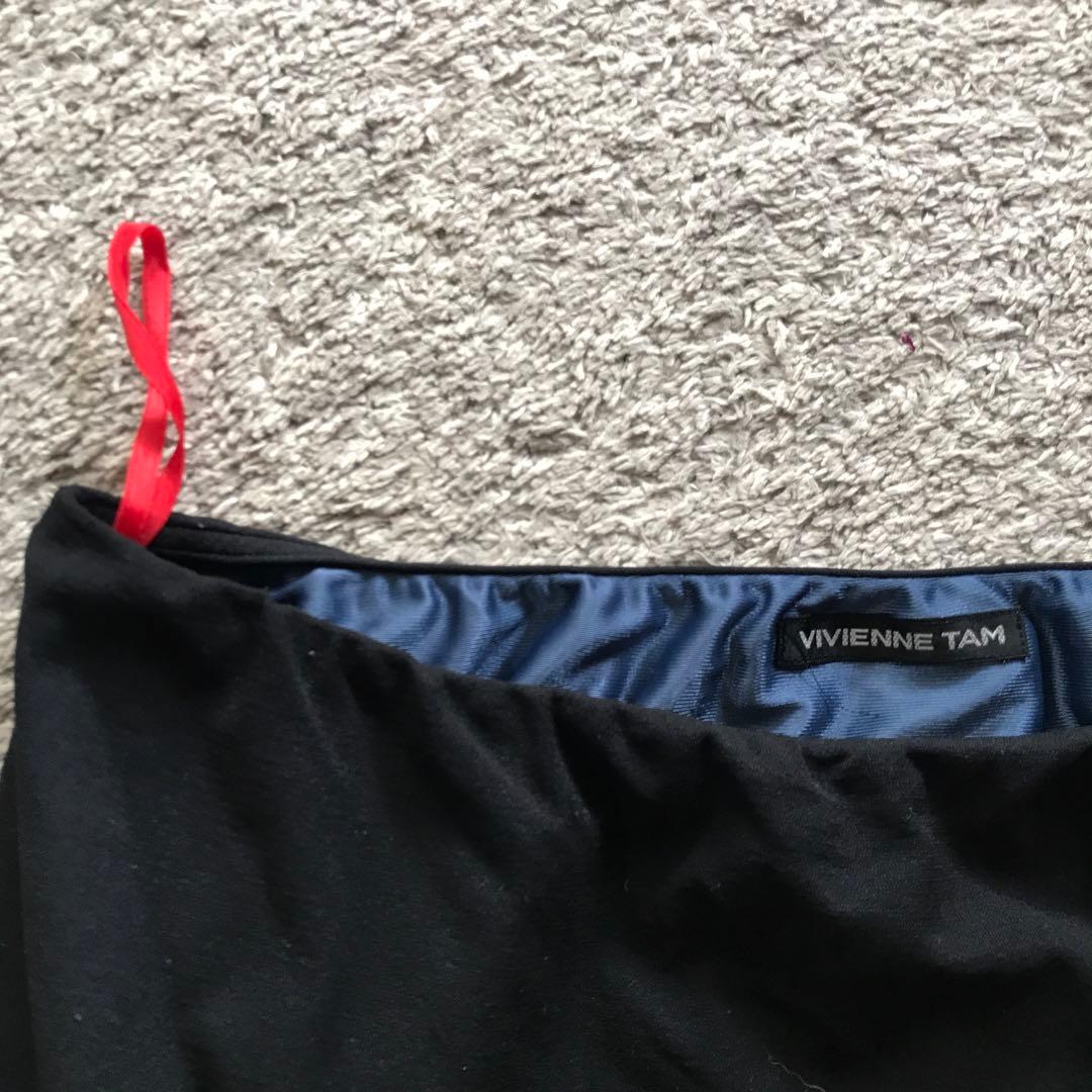 ビビアンタム　膝丈スカート　刺繍　黒　裏地付き