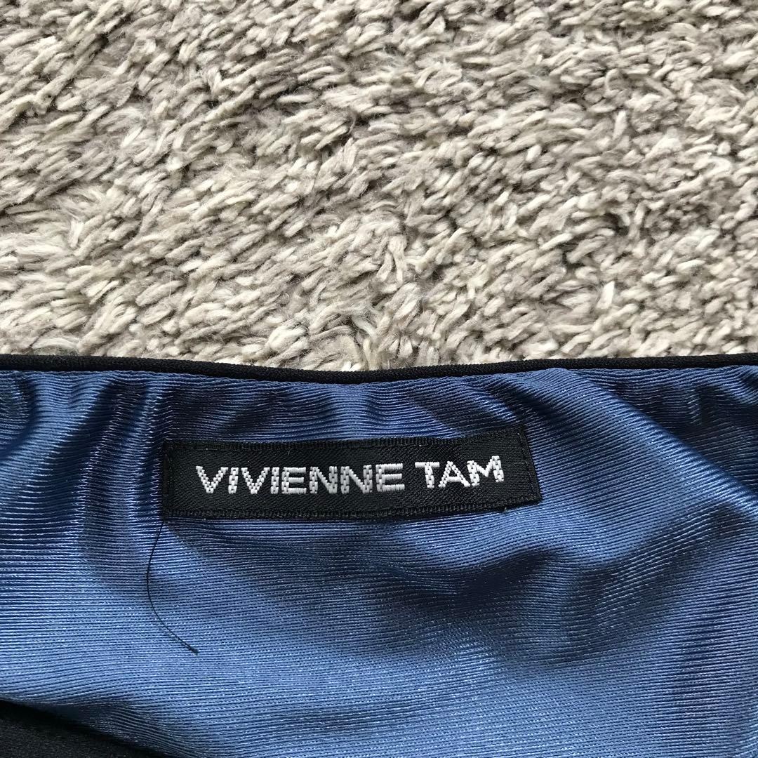 ビビアンタム　膝丈スカート　刺繍　黒　裏地付き