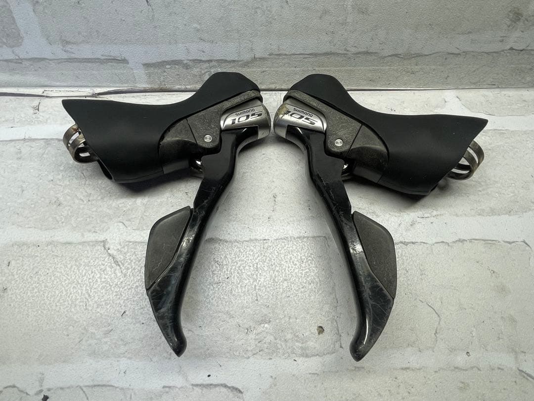 シマノ105 5800 stiレバー　新品ブラケットカバー